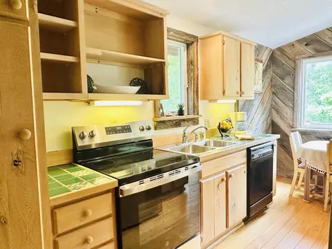 Kitchen - 6602 Middlebrook Rd, Middlebrook, VA 24459 photo 4 of 4