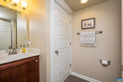 Bath - 2048 Avinity Loop, Charlottesville, VA 22902 photo 3 of 3