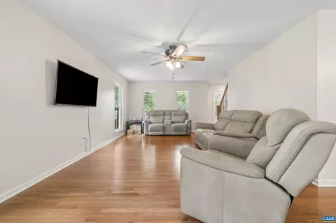 Living - 21 Workman Ct, Palmyra, VA 22963 photo 2 of 5