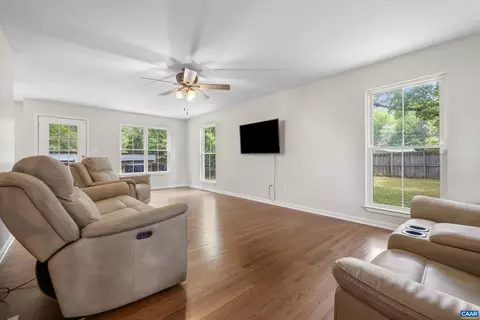 Living - 21 Workman Ct, Palmyra, VA 22963 photo 1 of 5
