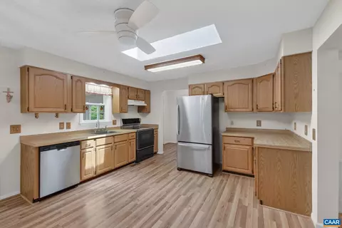 Kitchen - 22 Begum Rd, Palmyra, VA 22963 photo 3 of 5