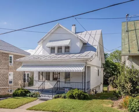 476 W Wolfe St W, Harrisonburg, VA 22802
