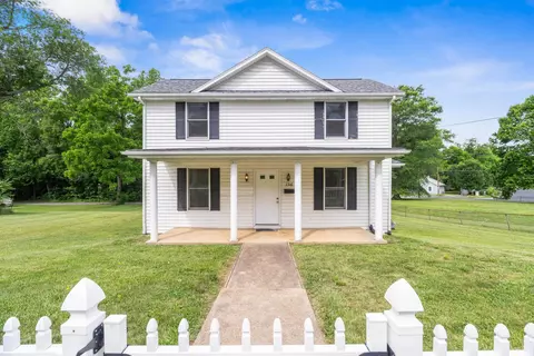 1316 E Main St E, Waynesboro, VA 22980