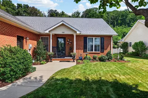 116 Red Oak Dr, Staunton, VA 24401
