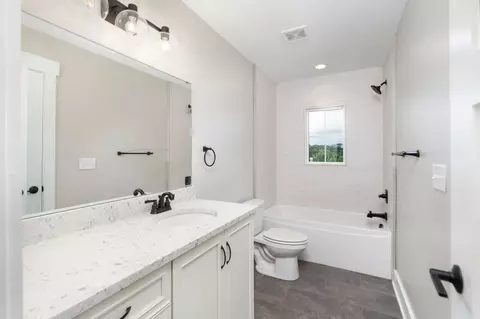 Bath - 20 Kiley Ln, Stuarts Draft, VA 24477 photo 3 of 3