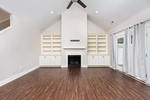 Living - 20 Kiley Ln, Stuarts Draft, VA 24477 photo 3 of 4