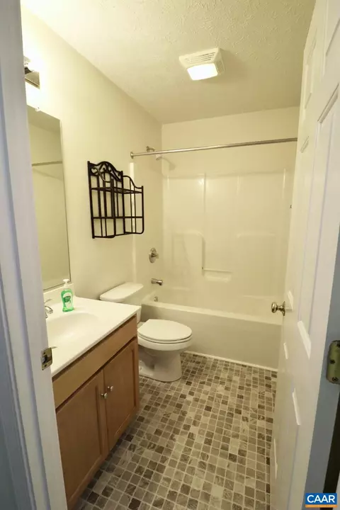 Bath - 3 Sioux Ct, Palmyra, VA 22963 photo 1 of 3
