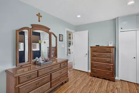 Bedroom - 180 Sunset Dr, Dayton, VA 22821 photo 3 of 6