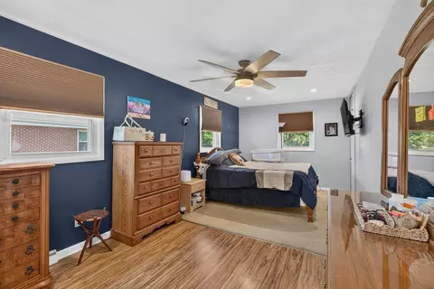Bedroom - 180 Sunset Dr, Dayton, VA 22821 photo 1 of 6