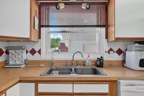 Kitchen - 180 Sunset Dr, Dayton, VA 22821 photo 5 of 6