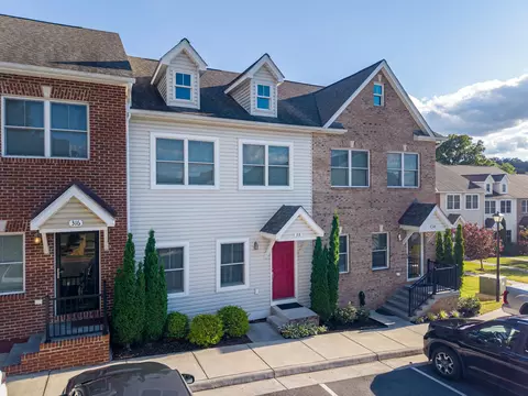 318 Sapphire Dr, Harrisonburg, VA 22801