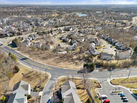 20576 Ashburn Rd, Ashburn, VA 20147 photo 3