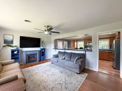 Living - 39 View Dr, Stuarts Draft, VA 24477 photo 3 of 3