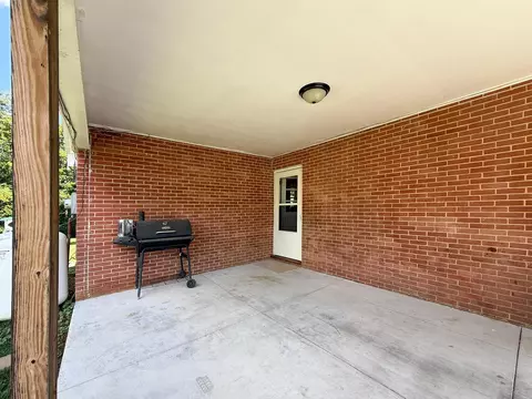Exterior - 39 View Dr, Stuarts Draft, VA 24477 photo 4 of 6