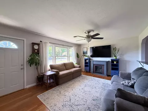Living - 39 View Dr, Stuarts Draft, VA 24477 photo 1 of 3