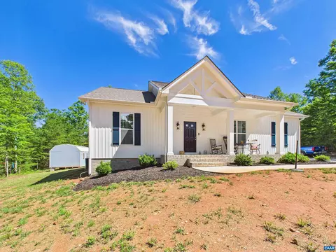 358 Blackwell Rd, Scottsville, VA 24590