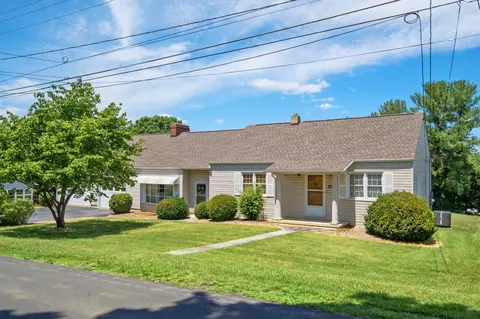 40 Sunset Blvd, Staunton, VA 24401