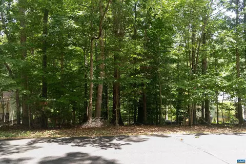 69 Bolling Cir, Palmyra, VA 22963