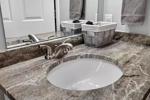 Bath - 25 Meriwether Cir, Stuarts Draft, VA 24477 photo 2 of 3
