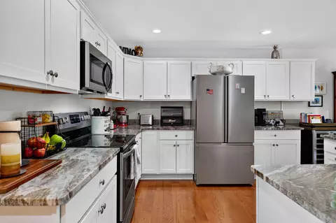 Kitchen - 25 Meriwether Cir, Stuarts Draft, VA 24477 photo 2 of 5