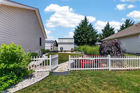Exterior - 25 Meriwether Cir, Stuarts Draft, VA 24477 photo 8 of 9