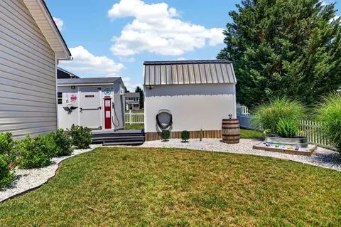 Exterior - 25 Meriwether Cir, Stuarts Draft, VA 24477 photo 9 of 9