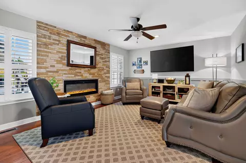 Living - 25 Meriwether Cir, Stuarts Draft, VA 24477 photo 3 of 4