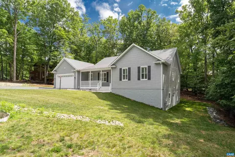 32 Mulligan Dr, Palmyra, VA 22963