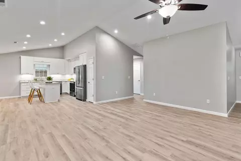 5 River Oak Dr, Staunton, VA 24401