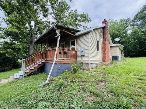 Exterior - 1924 E Main St E, Waynesboro, VA 22980 photo 16 of 21