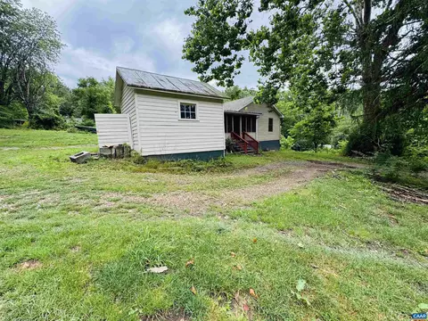 Exterior - 1924 E Main St E, Waynesboro, VA 22980 photo 20 of 21