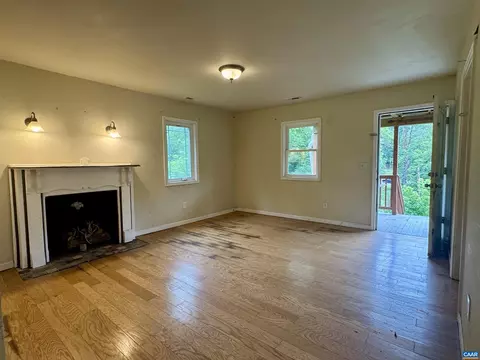 Living - 1924 E Main St E, Waynesboro, VA 22980 photo 4 of 4