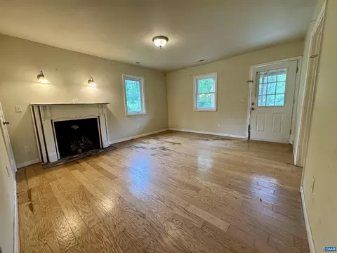 Living - 1924 E Main St E, Waynesboro, VA 22980 photo 3 of 4