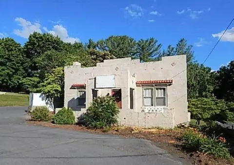 2505 N Augusta St N, Staunton, VA 24401