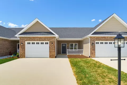 74 Fossil Dr, Stuarts Draft, VA 24477