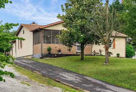 63 Westgate Rd, Verona, VA 24482