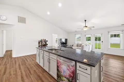 Entry Way - 101 Evershire St, Waynesboro, VA 22980 photo 2 of 4
