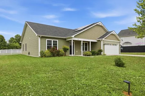 101 Evershire St, Waynesboro, VA 22980