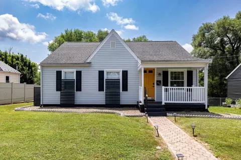 406 E Rockingham St E, Elkton, VA 22827