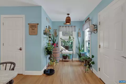Entry Way - 40 Brougham Rd, Palmyra, VA 22963 photo 4 of 4