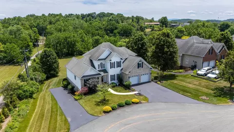287 Kensington Dr, Fishersville, VA 22939