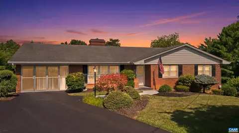 1393 Pleasant View St, Staunton, VA 24401