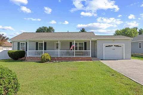 124 Hodge St, Stuarts Draft, VA 24477
