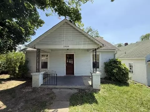 1908 First St, Staunton, VA 24401