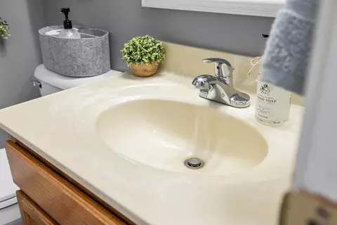 Bath - 2185 Cloverleaf Ln, Dayton, VA 22821 photo 11 of 11