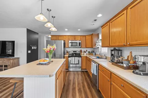 Kitchen - 2185 Cloverleaf Ln, Dayton, VA 22821 photo 8 of 10