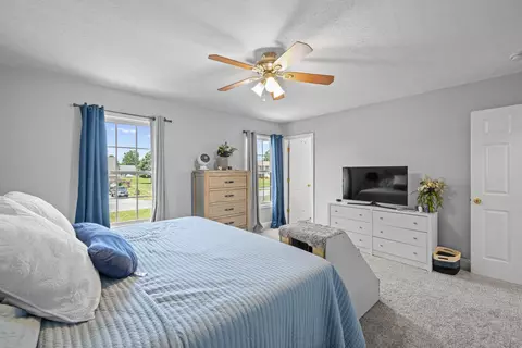 Bedroom - 2185 Cloverleaf Ln, Dayton, VA 22821 photo 2 of 3