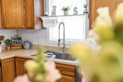Kitchen - 2185 Cloverleaf Ln, Dayton, VA 22821 photo 3 of 10