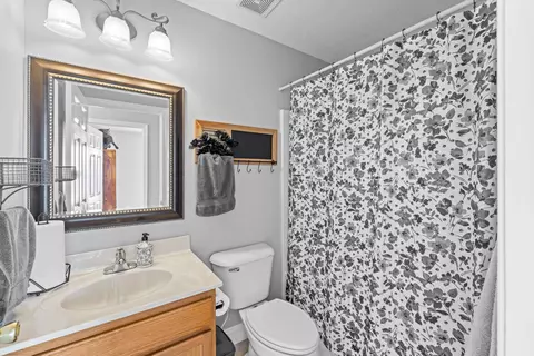 Bath - 2185 Cloverleaf Ln, Dayton, VA 22821 photo 7 of 11