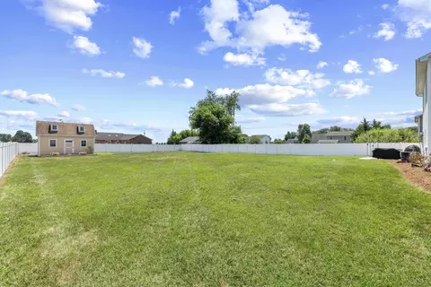 Exterior - 2185 Cloverleaf Ln, Dayton, VA 22821 photo 9 of 21